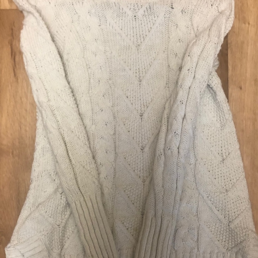 White cable knit sweater